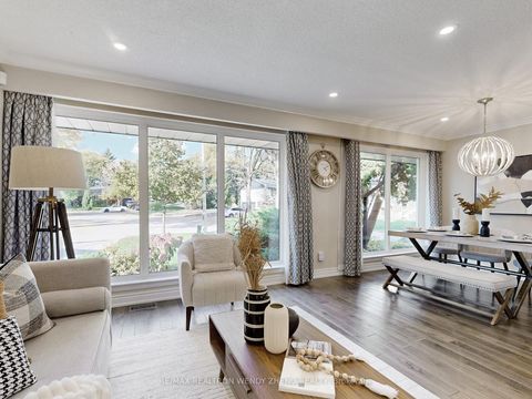 Photo 7 at 164 Kenvale Court, Mill Pond, Richmond Hill