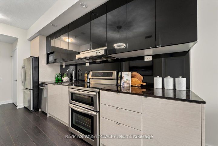 Photo 6 at 3517 - 121 McMahon Drive, Bayview Village, Toronto