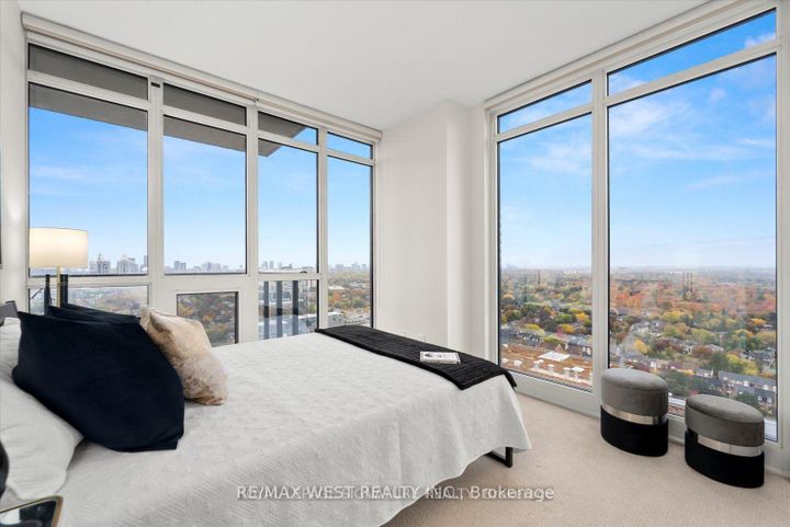 Photo 9 at 3517 - 121 McMahon Drive, Bayview Village, Toronto