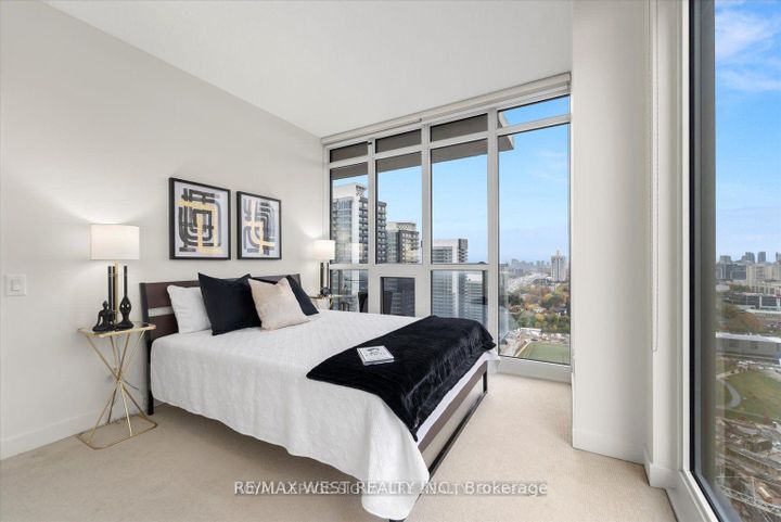 Photo 10 at 3517 - 121 McMahon Drive, Bayview Village, Toronto