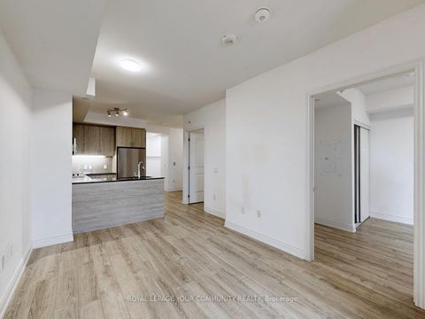 Photo 9 at 301 - 9618 Yonge Street, North Richvale, Richmond Hill