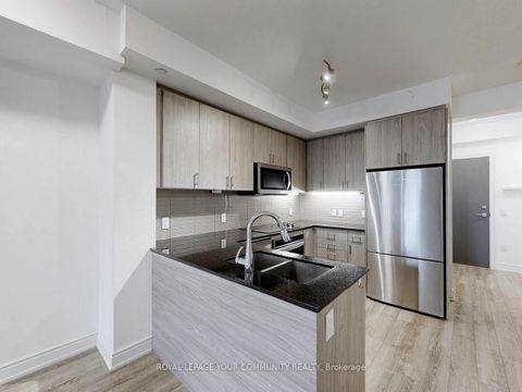 Photo 11 at 301 - 9618 Yonge Street, North Richvale, Richmond Hill