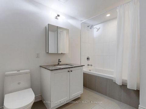 Photo 20 at 301 - 9618 Yonge Street, North Richvale, Richmond Hill