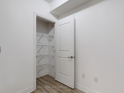 Photo 24 at 301 - 9618 Yonge Street, North Richvale, Richmond Hill