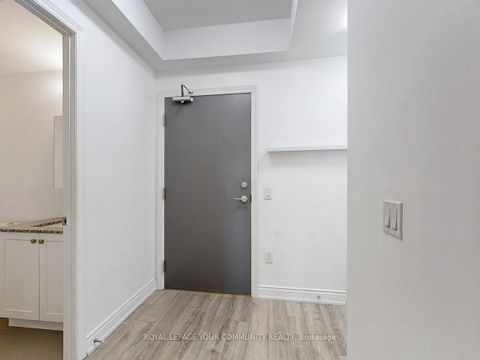 Photo 27 at 301 - 9618 Yonge Street, North Richvale, Richmond Hill