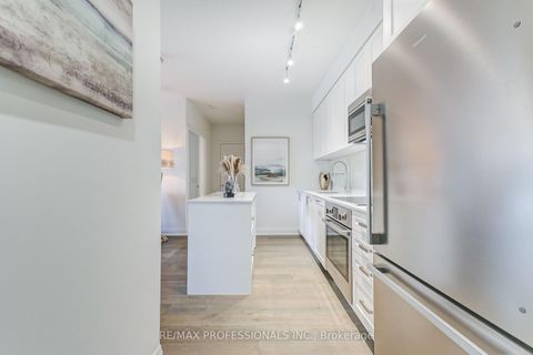 Photo 7 at 223 - 293 The Kingsway, Humber Valley, Toronto