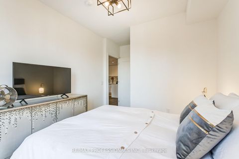 Photo 30 at 223 - 293 The Kingsway, Humber Valley, Toronto