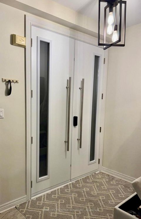 Photo 2 at 6 Raintree Crescent, Oak Ridges, Richmond Hill