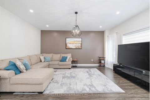 Photo 11 at 6 Raintree Crescent, Oak Ridges, Richmond Hill