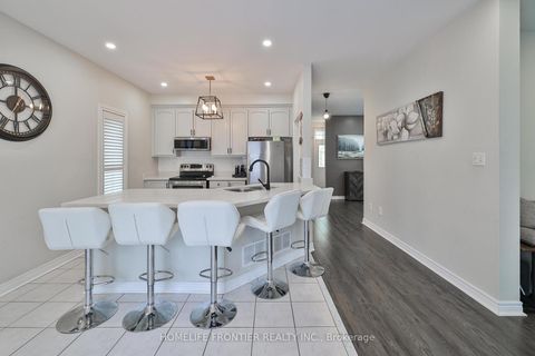 Photo 14 at 6 Raintree Crescent, Oak Ridges, Richmond Hill