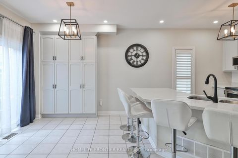 Photo 16 at 6 Raintree Crescent, Oak Ridges, Richmond Hill