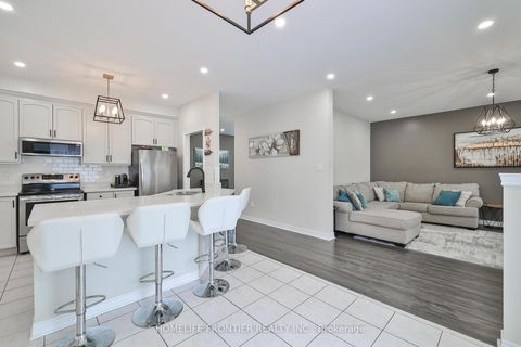 Photo 18 at 6 Raintree Crescent, Oak Ridges, Richmond Hill