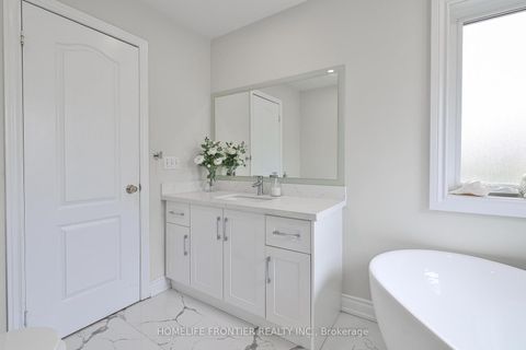 Photo 25 at 6 Raintree Crescent, Oak Ridges, Richmond Hill