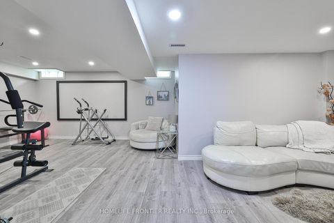 Photo 40 at 6 Raintree Crescent, Oak Ridges, Richmond Hill