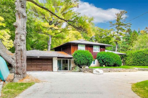 Photo 2 at 358 Spring Garden Avenue, Willowdale East, Toronto