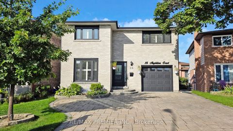 Photo 3 at 16 Magdalena Court, Jamestown, Toronto