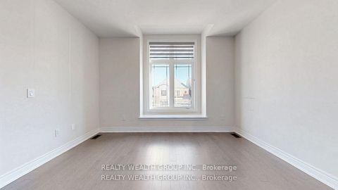 Photo 34 at 2421 Irene Crescent, GA Glen Abbey, Oakville