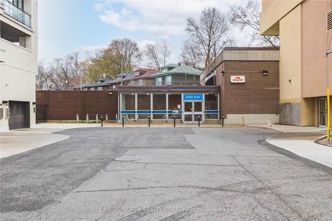 Photo 12 at 605 - 1990 Bloor Street W, High Park North, Toronto