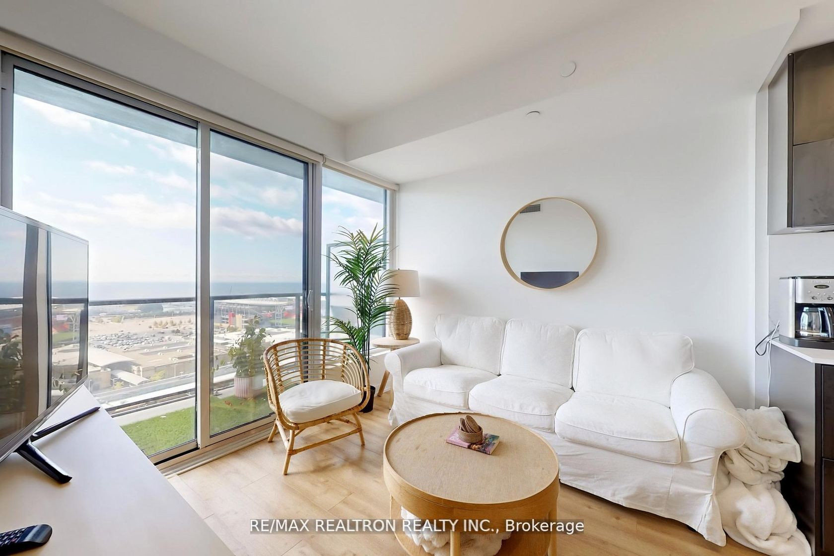 1901 - 135 East Liberty Street, Niagara, Toronto 