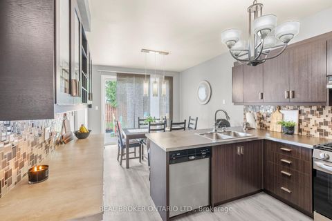 Photo 12 at 85 Laurier Avenue, Oak Ridges, Richmond Hill