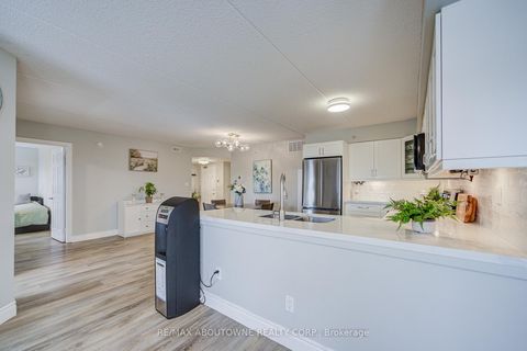 Photo 8 at 314 - 1460 Bishops Gate, GA Glen Abbey, Oakville