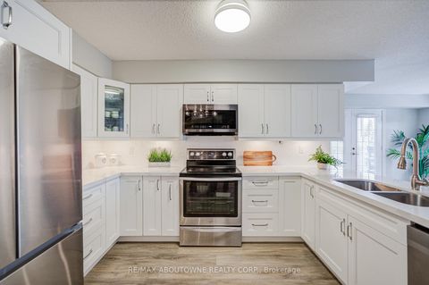 Photo 10 at 314 - 1460 Bishops Gate, GA Glen Abbey, Oakville