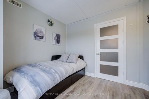 Photo 17 at 314 - 1460 Bishops Gate, GA Glen Abbey, Oakville