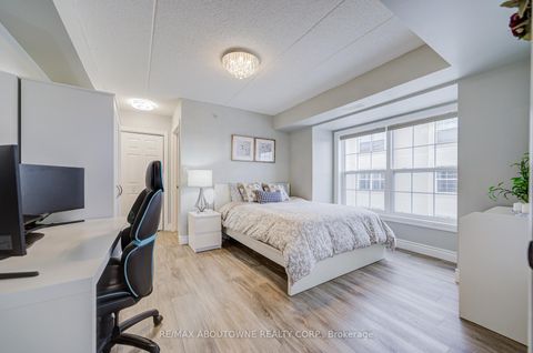 Photo 22 at 314 - 1460 Bishops Gate, GA Glen Abbey, Oakville