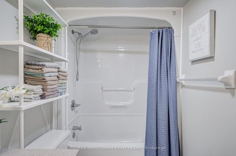 Photo 30 at 314 - 1460 Bishops Gate, GA Glen Abbey, Oakville