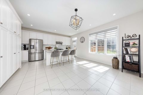 Photo 8 at 83 Bethpage Crescent, Glenway Estates, Newmarket