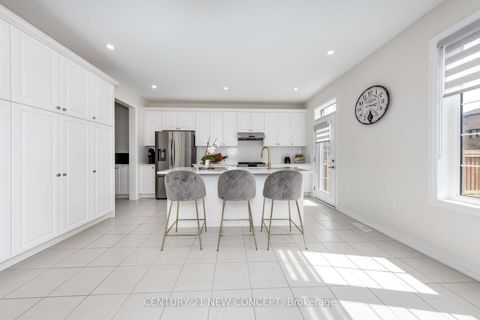 Photo 9 at 83 Bethpage Crescent, Glenway Estates, Newmarket