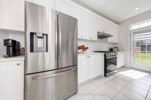 Photo 11 at 83 Bethpage Crescent, Glenway Estates, Newmarket