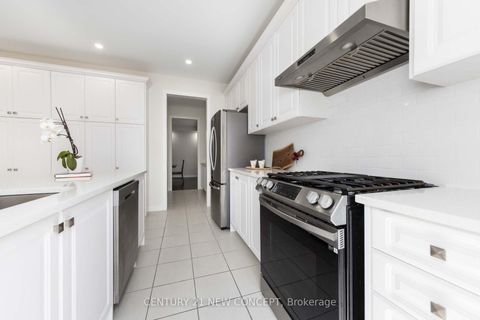 Photo 13 at 83 Bethpage Crescent, Glenway Estates, Newmarket