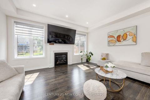 Photo 15 at 83 Bethpage Crescent, Glenway Estates, Newmarket