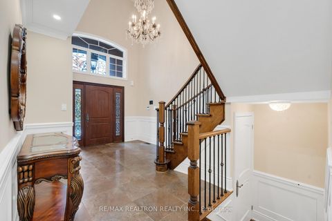 Photo 5 at 20 Shalom Aleichem Court, Patterson, Vaughan