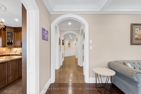 Photo 23 at 20 Shalom Aleichem Court, Patterson, Vaughan