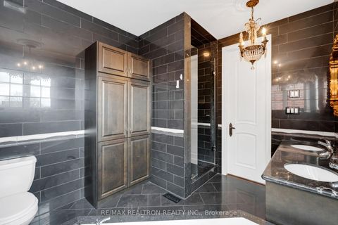 Photo 29 at 20 Shalom Aleichem Court, Patterson, Vaughan