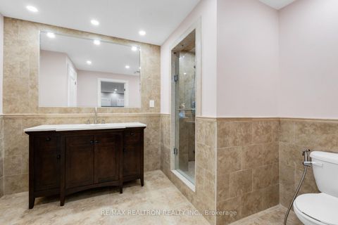 Photo 38 at 20 Shalom Aleichem Court, Patterson, Vaughan