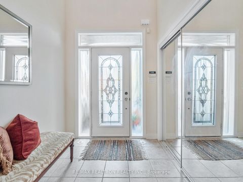 Photo 2 at 6 - 8900 Bathurst Street, Patterson, Vaughan