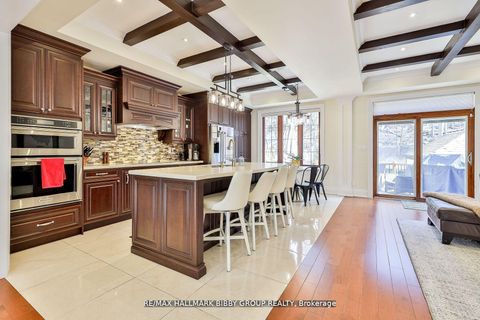 Photo 13 at 11 Humbercrest Boulevard, Lambton Baby Point, Toronto