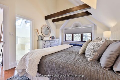 Photo 22 at 11 Humbercrest Boulevard, Lambton Baby Point, Toronto