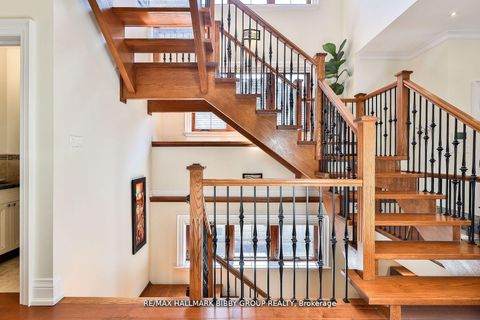 Photo 34 at 11 Humbercrest Boulevard, Lambton Baby Point, Toronto