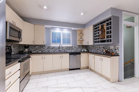 Photo 1 at 14 Beckenham Court, Etobicoke West Mall, Toronto