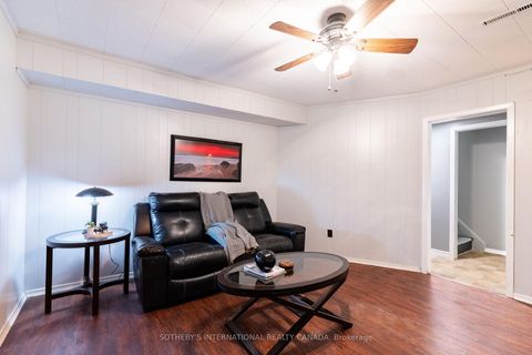 Photo 16 at 14 Beckenham Court, Etobicoke West Mall, Toronto