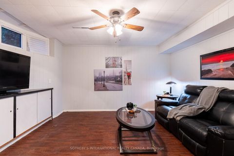 Photo 17 at 14 Beckenham Court, Etobicoke West Mall, Toronto