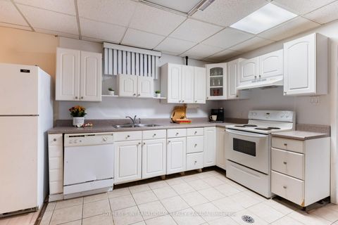 Photo 20 at 14 Beckenham Court, Etobicoke West Mall, Toronto