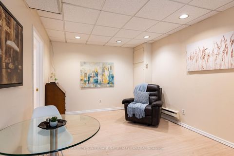 Photo 23 at 14 Beckenham Court, Etobicoke West Mall, Toronto