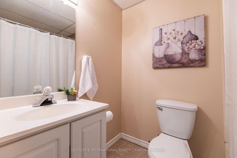 Photo 26 at 14 Beckenham Court, Etobicoke West Mall, Toronto