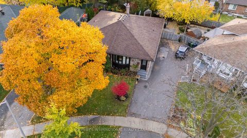 Photo 30 at 14 Beckenham Court, Etobicoke West Mall, Toronto