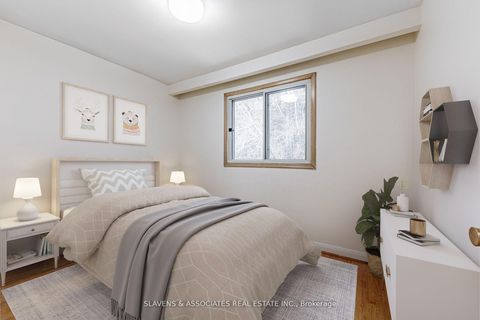 Photo 11 at 796 Davenport Road, Wychwood, Toronto